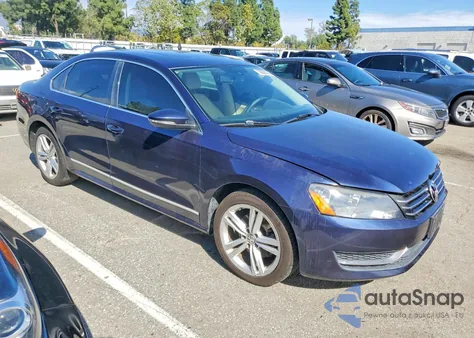 2014 Volkswagen Passat Se z USA, uszkodzony, nr VIN 1VWBN7A30EC054011